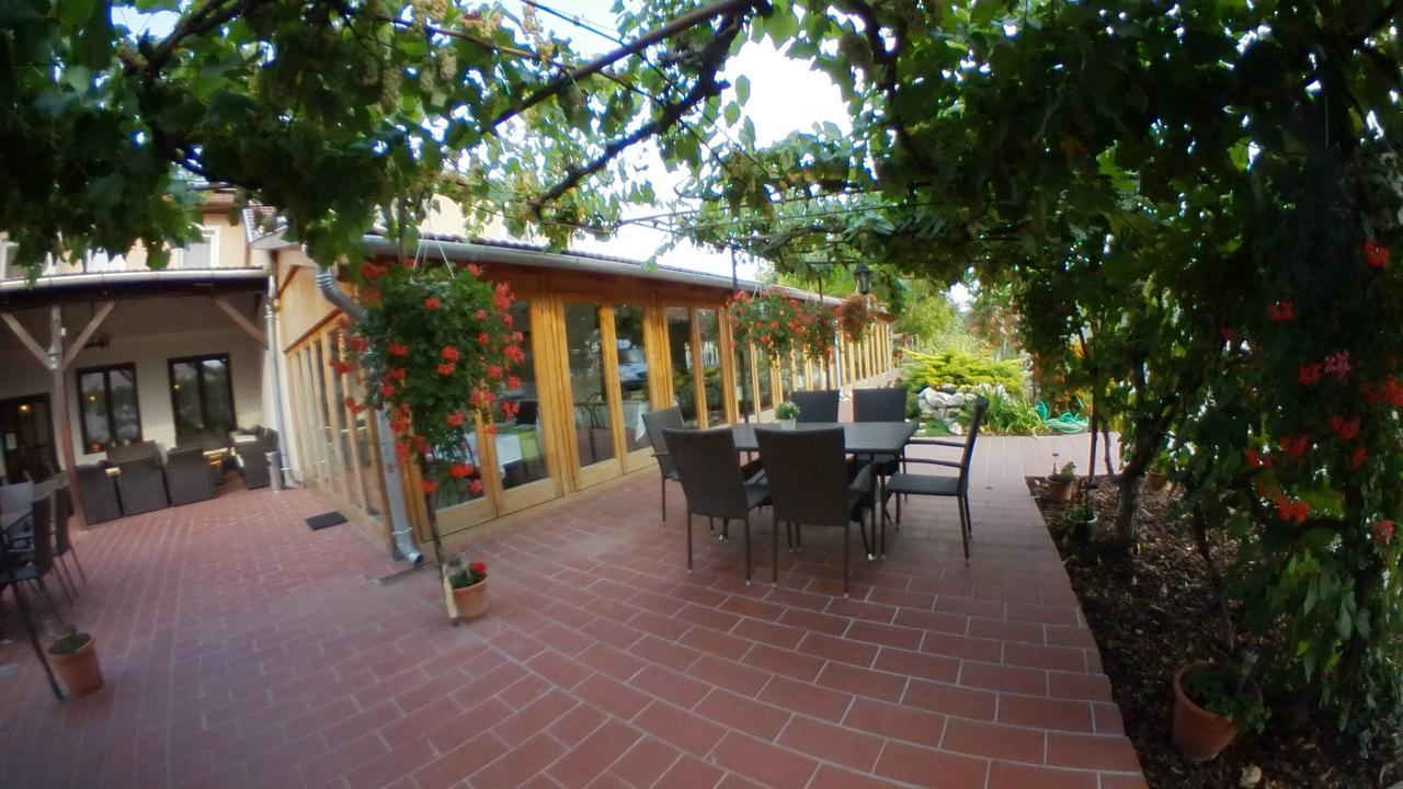 מלון Roszke Forro Fogado & Bauer Bistro מראה חיצוני תמונה